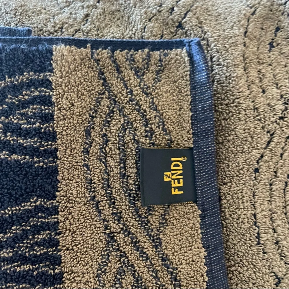 4 Vintage Fendi Black and Tan Bath Towels 27” X 50”